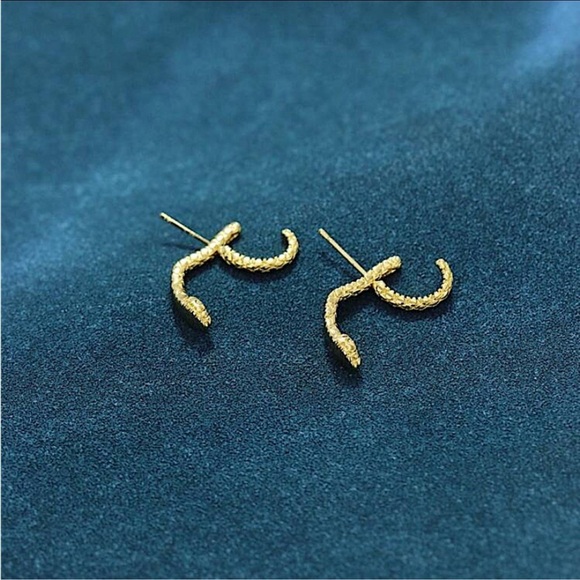 Gold Snake Earrings Creative Design Trendy - Picture 4 of 5